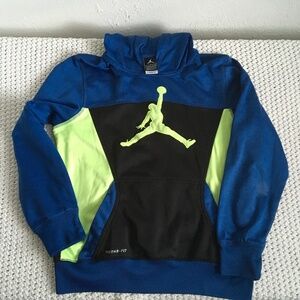 THERMA-FIT HOODIE WITH KANGAROO POCKETS KIDS SIZE LARGE